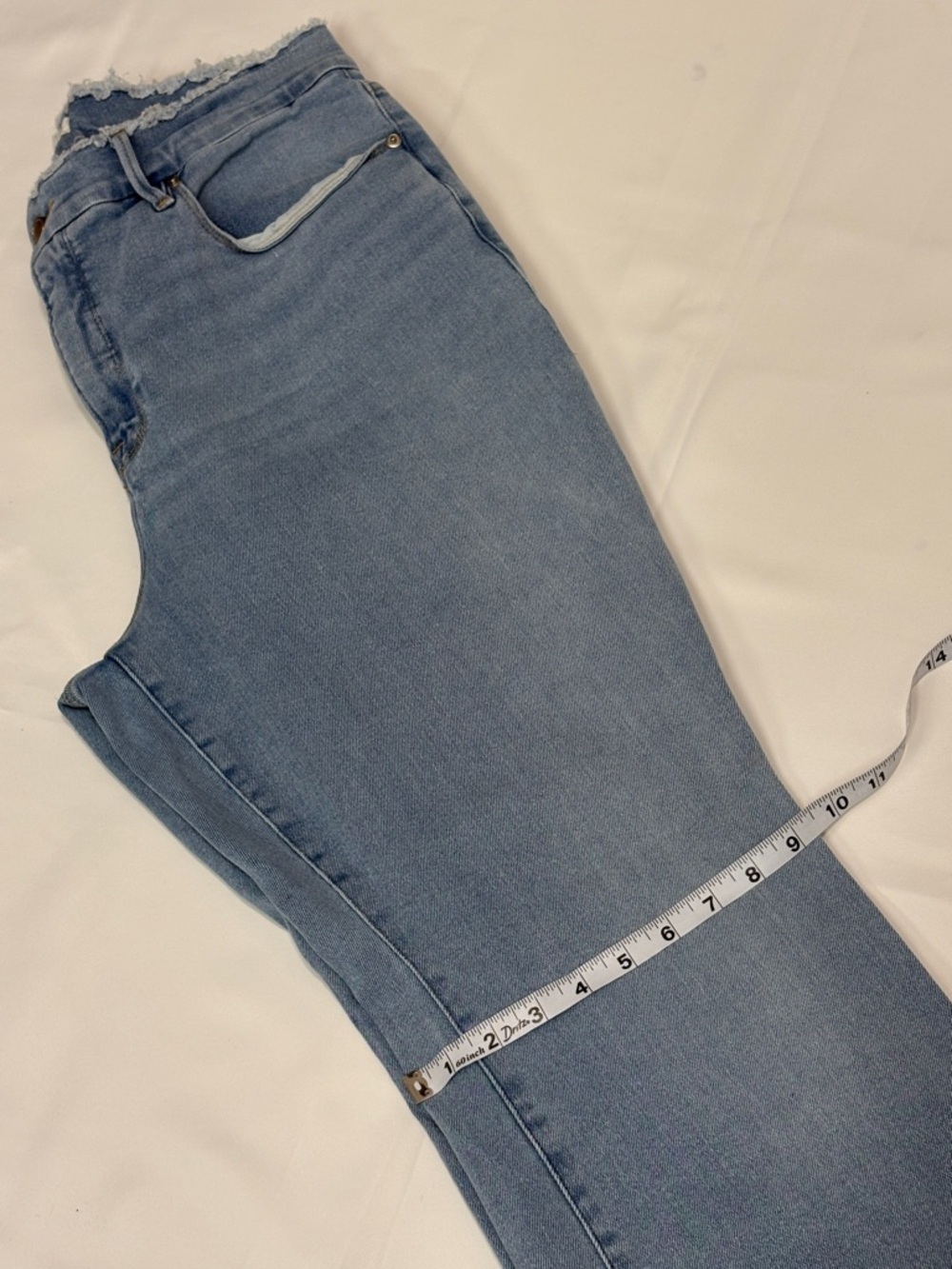 GOOD AMERICAN LIGHT BLUE FLARE JEANS WITH RAW HEM! - Picture 9 of 10